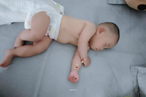 柳州宝宝呼吸道感染发烧